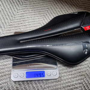 본트래거 패러다임 xxx 카본안장 138mm
