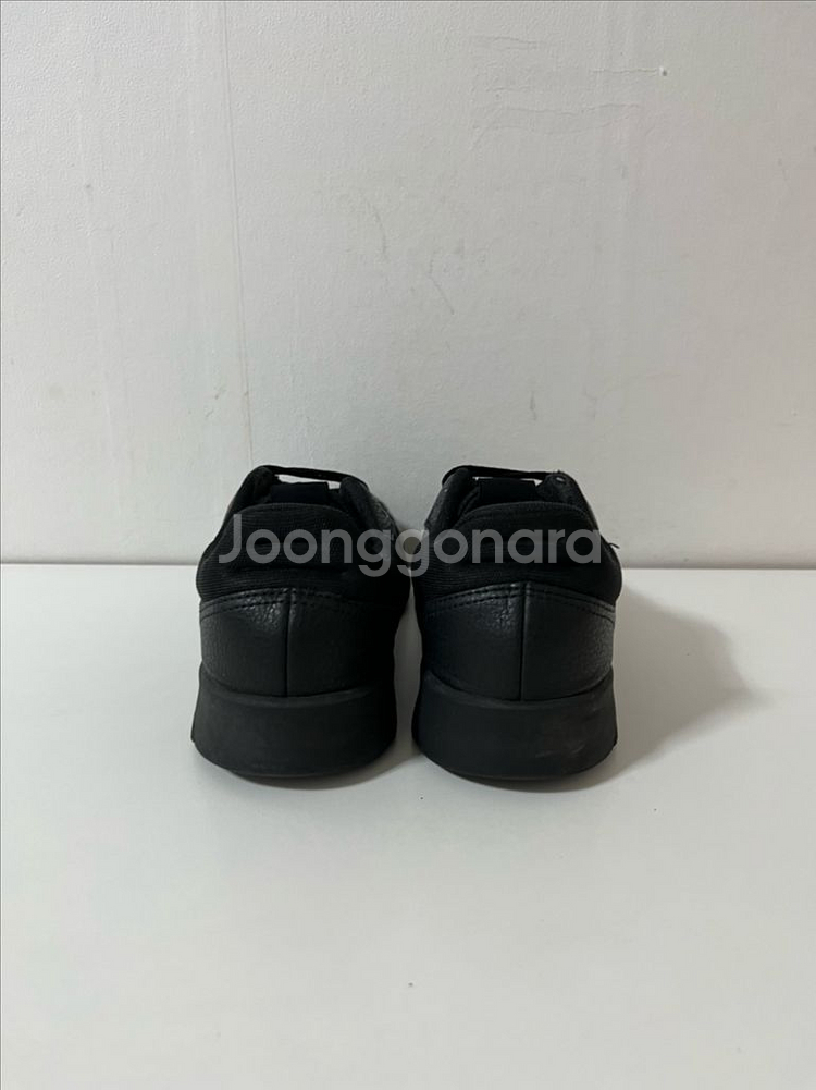 250-255 아디다스 텐사우르 운동화--1