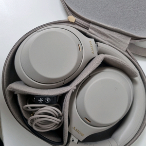 소니 WH-1000XM4