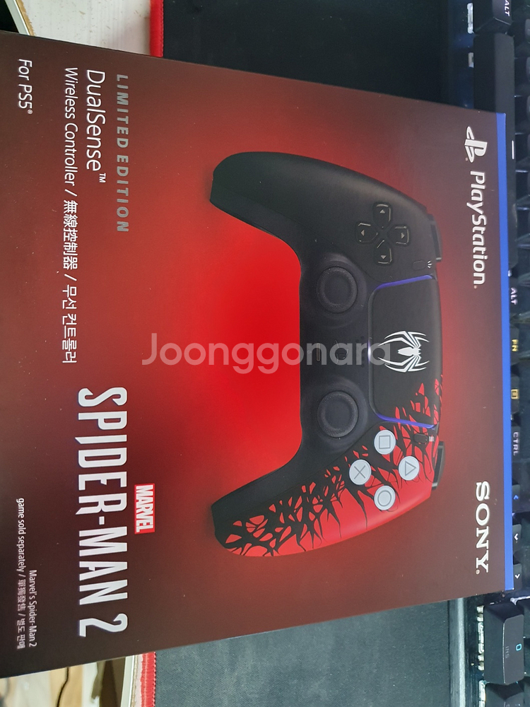PS5 듀얼센스 스파이더맨 에디션 미개봉 판매합니다--0