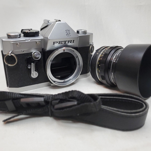 Petri V6 SLR Camera