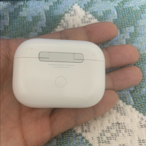 에어팟프로2a2700본체팝니다.