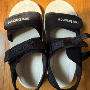 뉴발란스 샌들 210 팝니다
