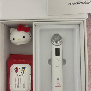 메디큐브 부스터프로 헬로키티