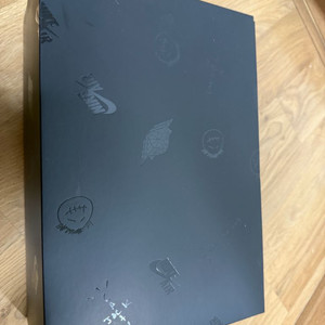 트레비스스캇 블랙팬텀 264사이즈 팔아요^^