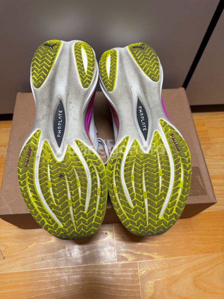 푸마 디베이트 나이트로 런닝화 270mm--1