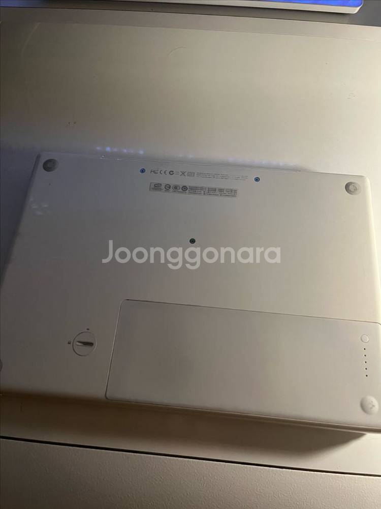 맥북 흰둥이 A1181 판매합니다(충전기포함)--2