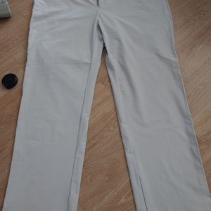 안다르 Andar 기능성바지 8만원 새것 떨이