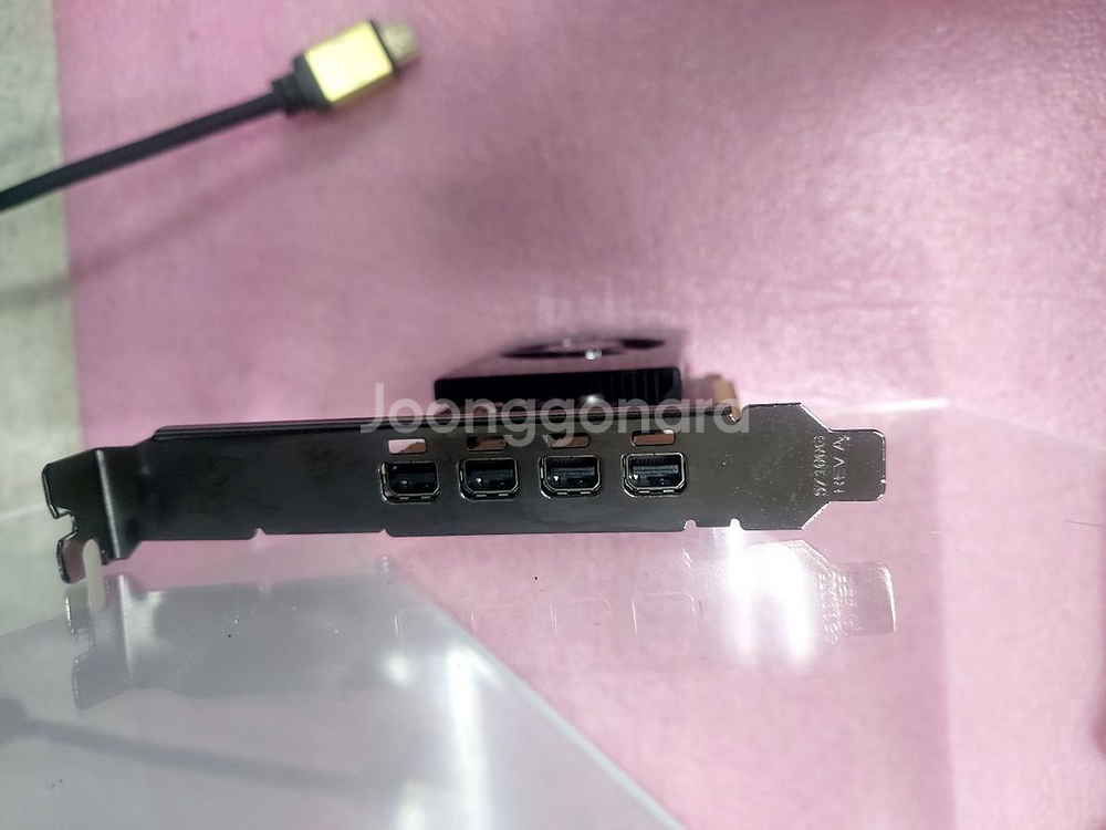 주식상황 모니터4대 VGA FIRE PRO W41--2