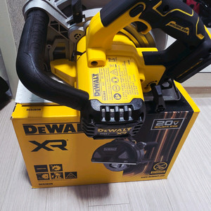디월트 DCS383N