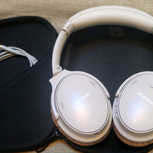 보스 QC45 스모크 화이트