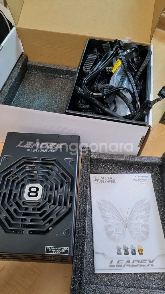 Superflower 2000W platinum--1