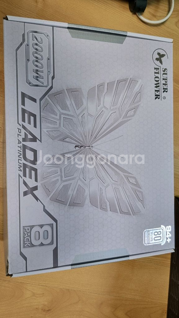 Superflower 2000W platinum--2