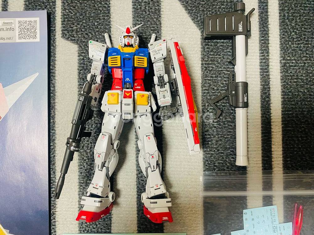 (데칼/먹선0) rg 퍼스트 건담 2.0 가조립 팝니다--2
