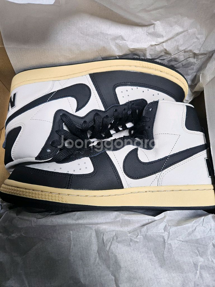 NIKE 정품(새상품) 250사이즈--2