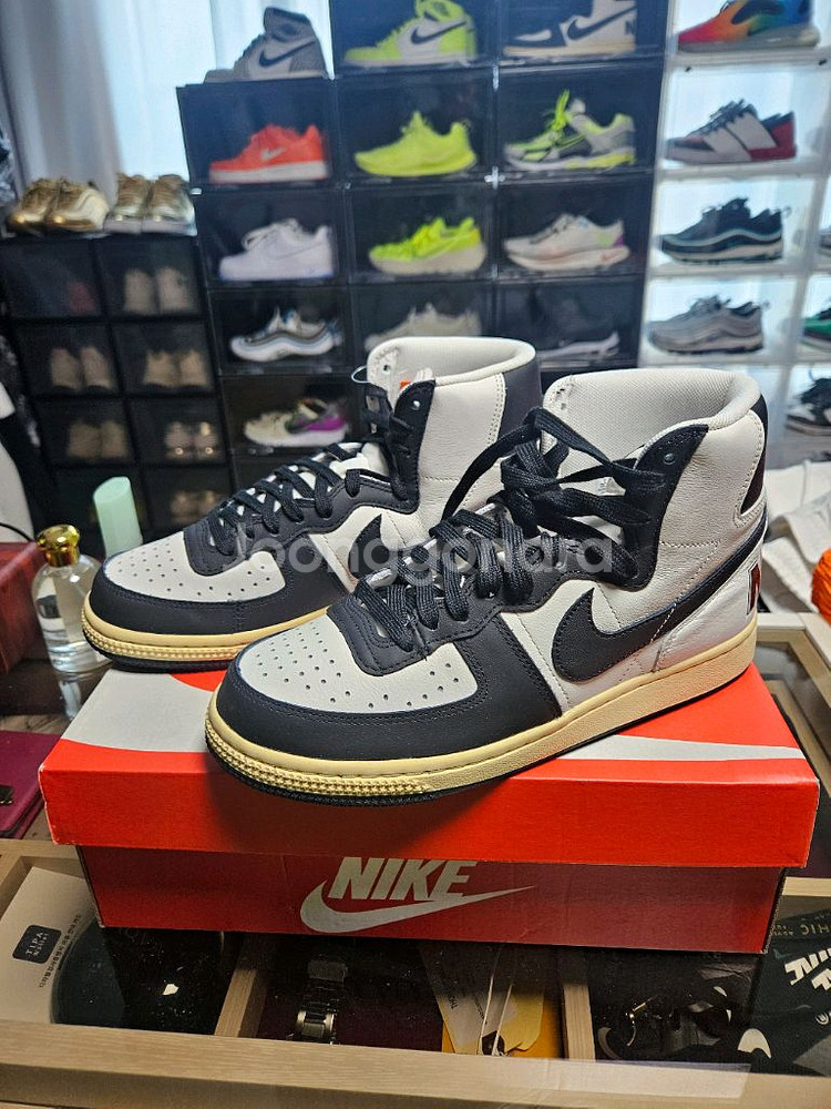 NIKE 정품(새상품) 250사이즈--1