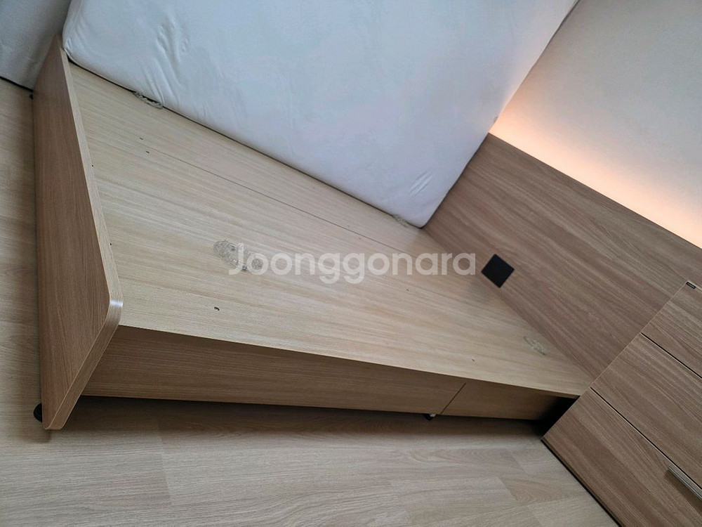 한샘 포엠 침대프레임 서랍 패널형 Q. K--2