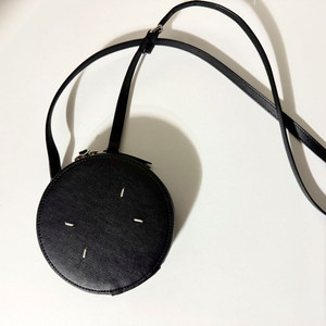 마르지엘라 마이크로백