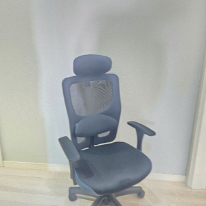메쉬소재 컴퓨터 의자 회전형 팔아요