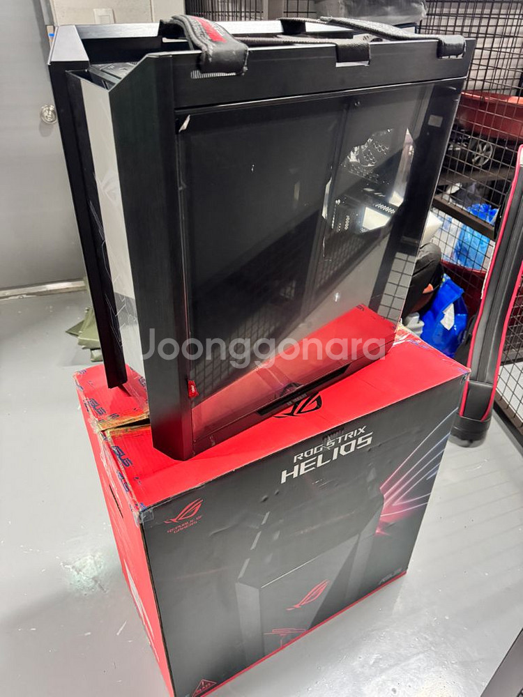 ASUS ROG STRIX HELIOS 케이스--3
