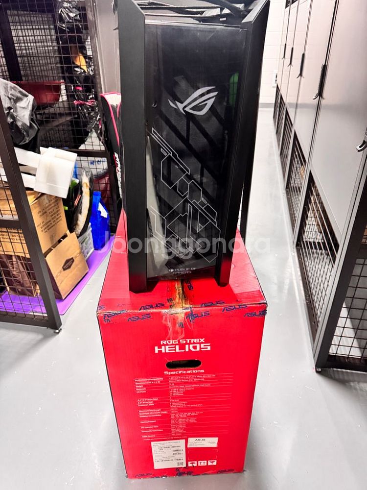 ASUS ROG STRIX HELIOS 케이스--2