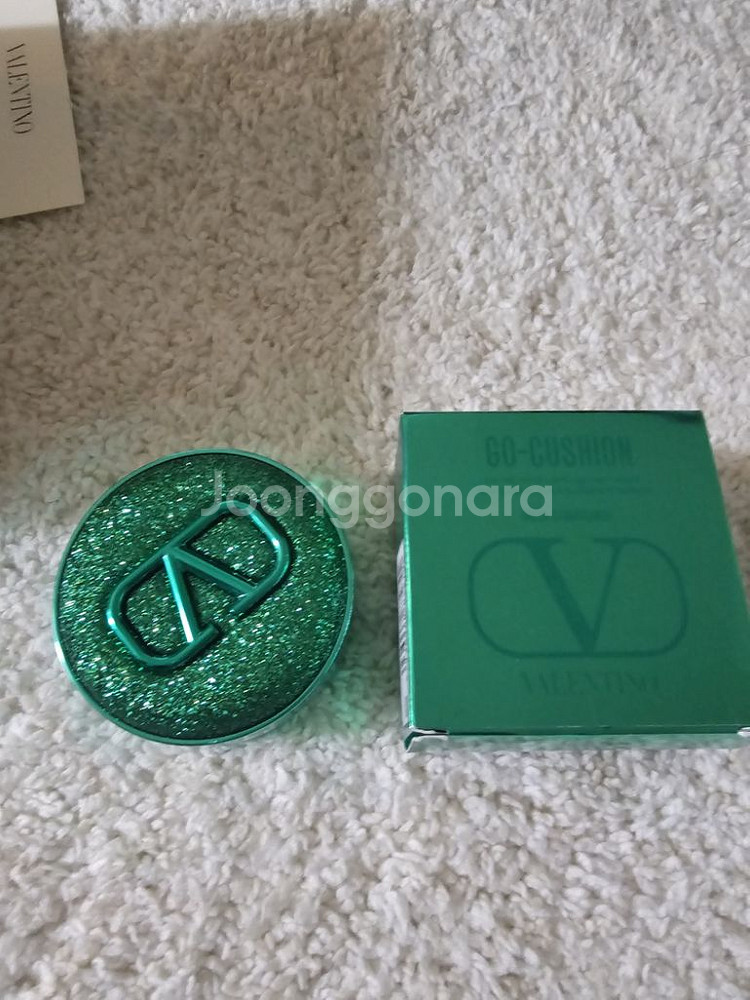 발렌티노 고쿠션 글리터 에디션 케이스 새상품입니다--2