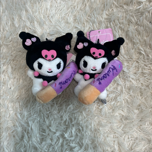 (새상품)쿠로미 빼빼로 인형 키링2개 우정템