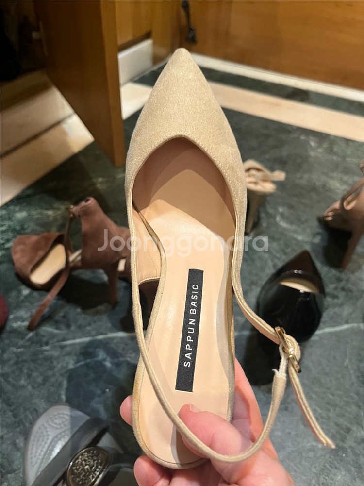 여성 사뿐구두 베이지색 스웨이드 230사이즈--4
