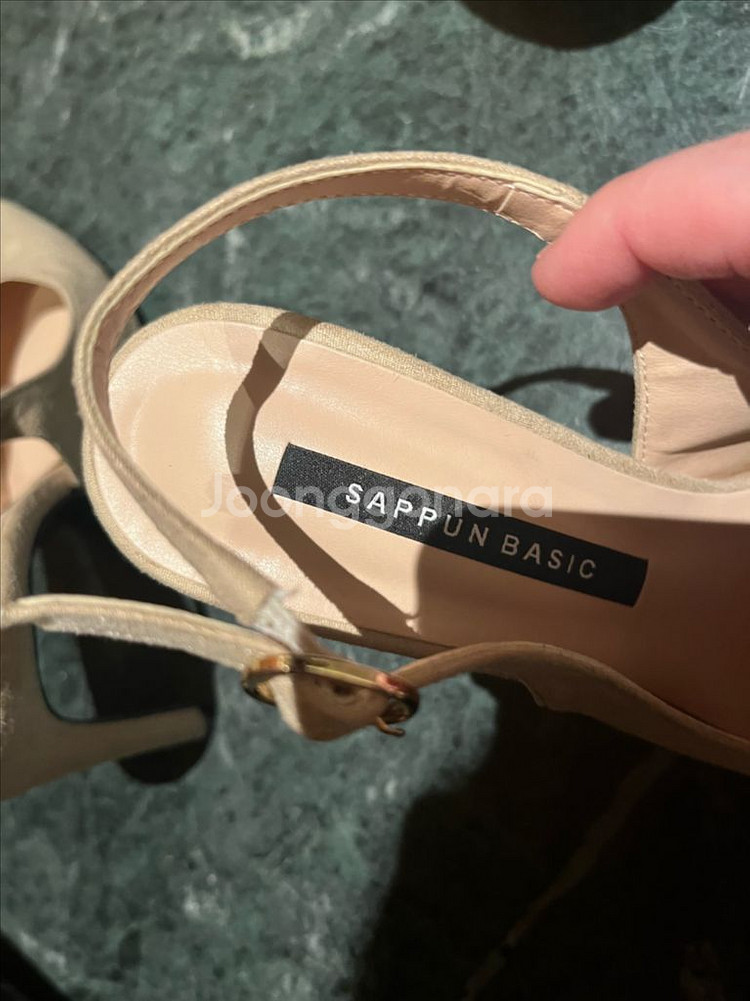 여성 사뿐구두 베이지색 스웨이드 230사이즈--1