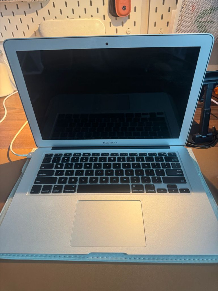 맥북에어 13-inch Early 2014 이미지