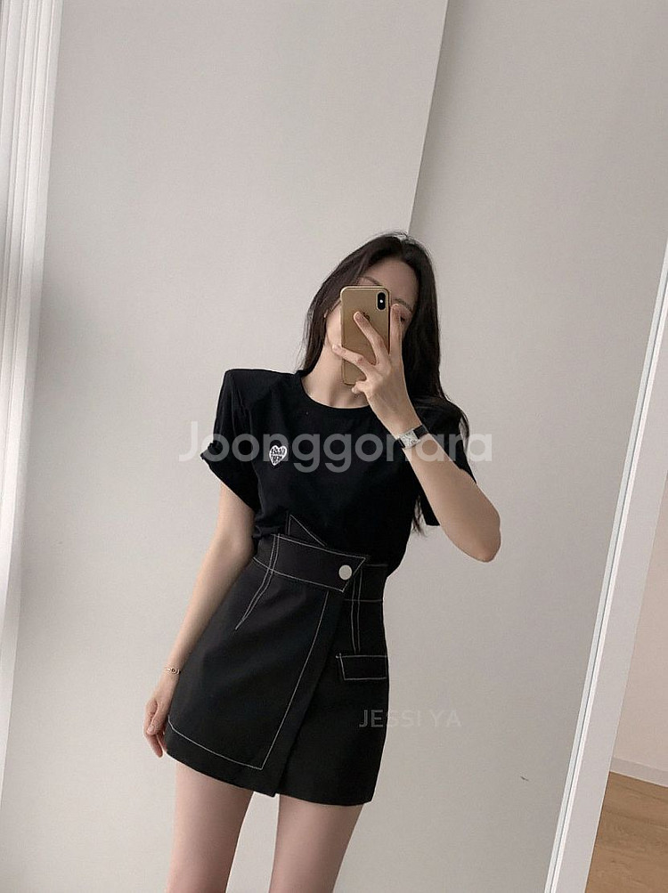 (새상품) 어깨패드반팔 라운드크롭 패치티셔츠 여름티--3
