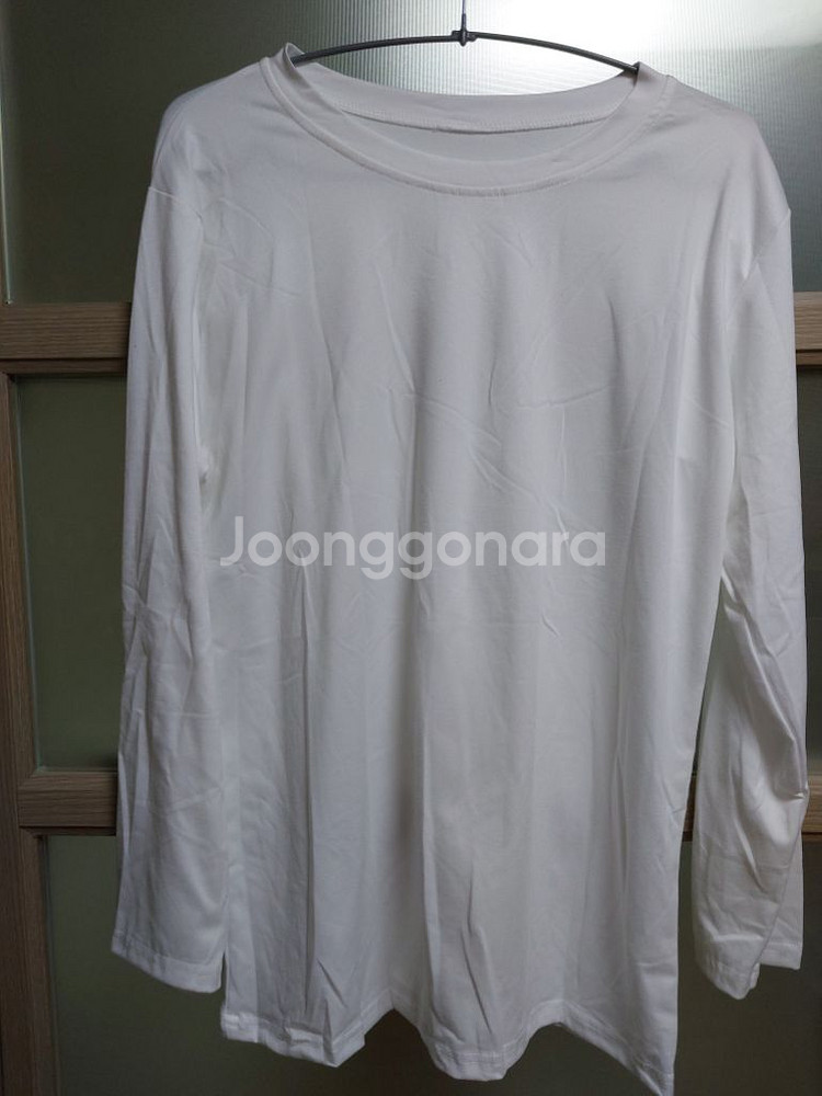 흰색 긴팔 티셔츠 새상품--0