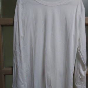 흰색 긴팔 티셔츠 새상품