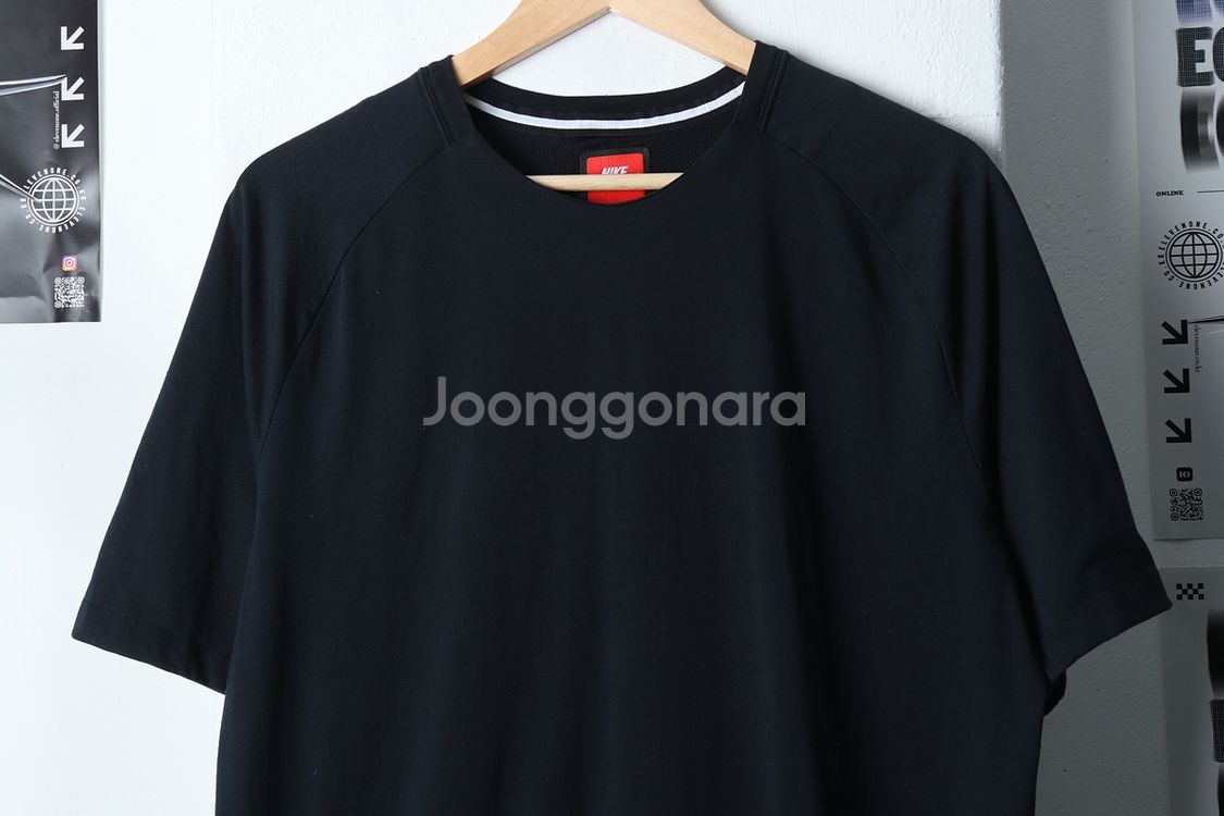 (L) 나이키 반팔 티셔츠 테크팩 블랙 면--0