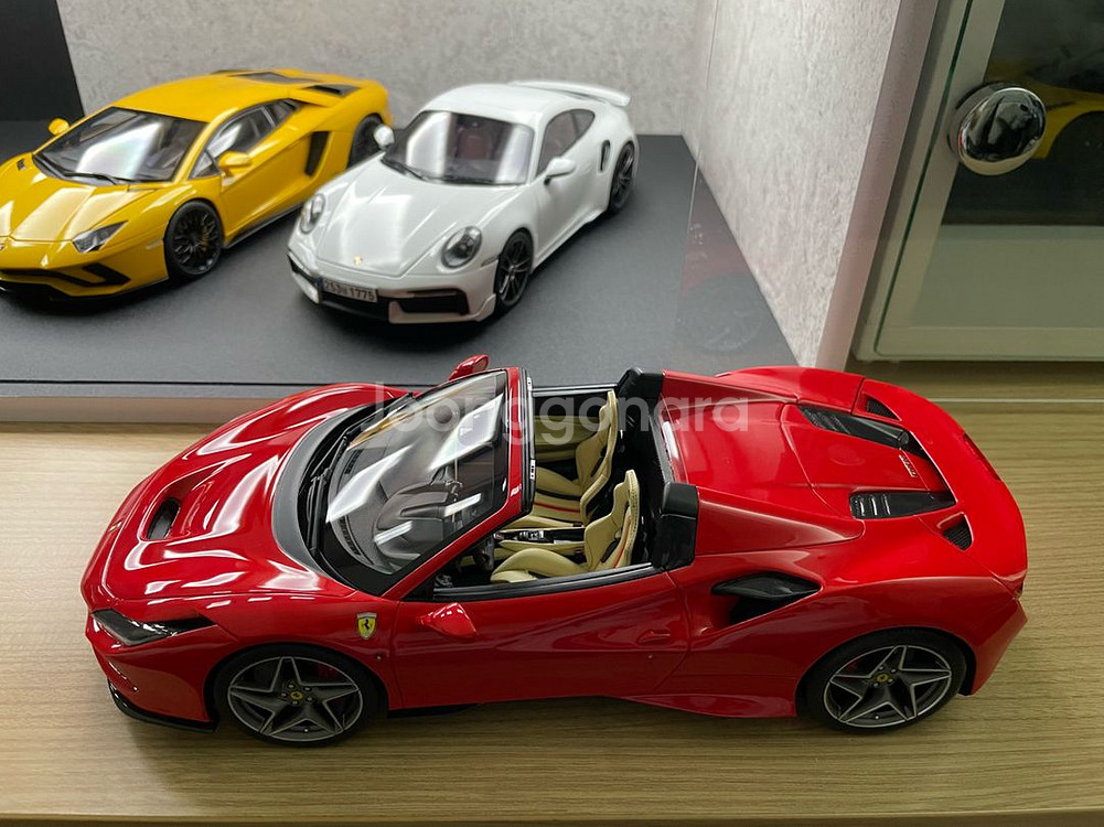 1:18 MR F8 스파이더--5