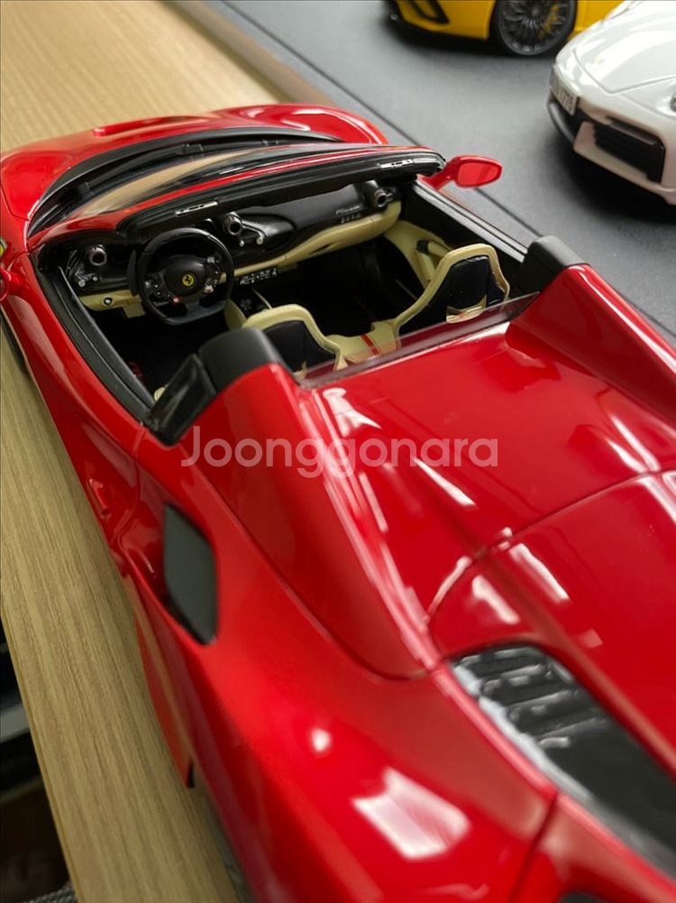 1:18 MR F8 스파이더--4