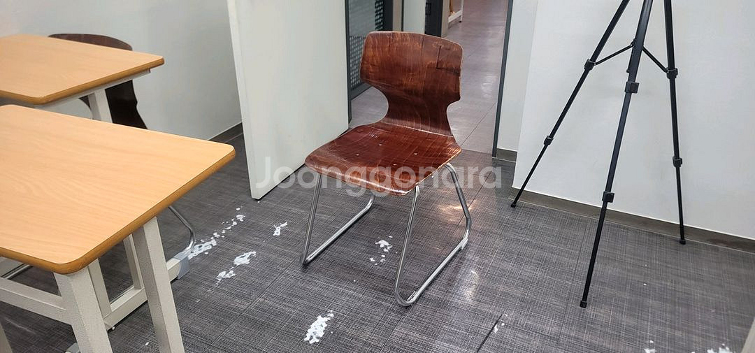 학원킨막이책상 팔아요.--1