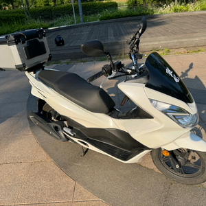 혼다 pcx125 16년형 화이트컬러 짧은키로수 판매