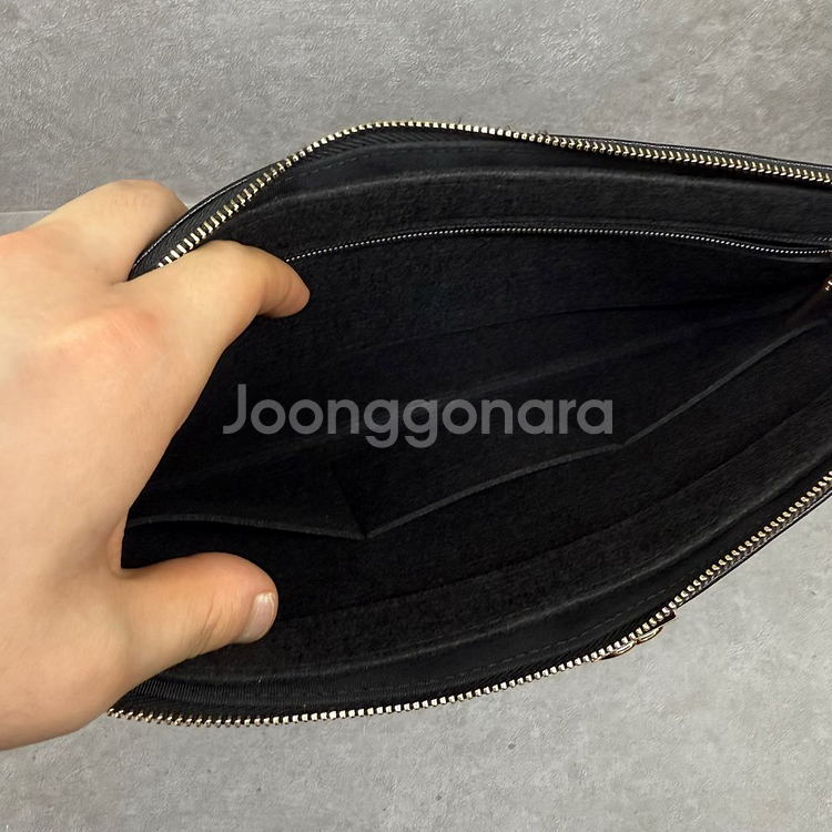 [30번대,상태최상]샤넬 캐비어 보이 클러치--3