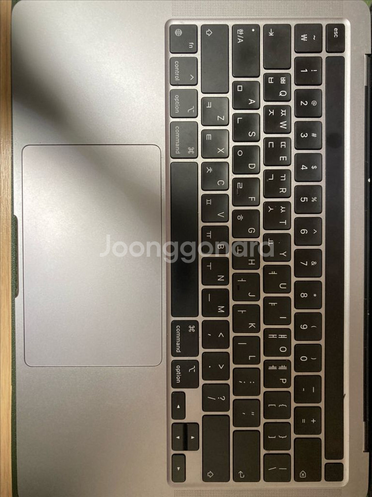 맥북 프로 13 M2칩 2022모델--3
