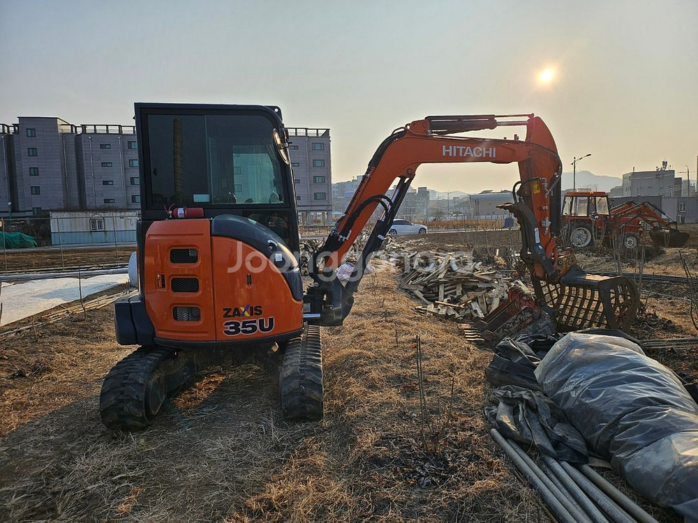 캐빈 미니굴삭기 ZX35 2021년식 300시간 코집--4