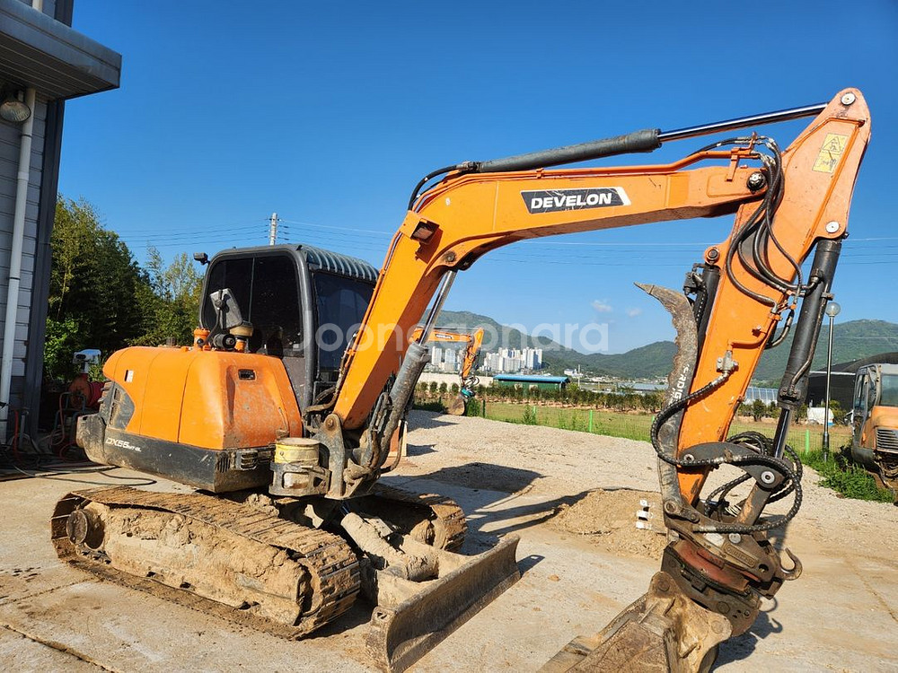 두산 02굴삭기 DX55MT 회링,코집 2021년식--2