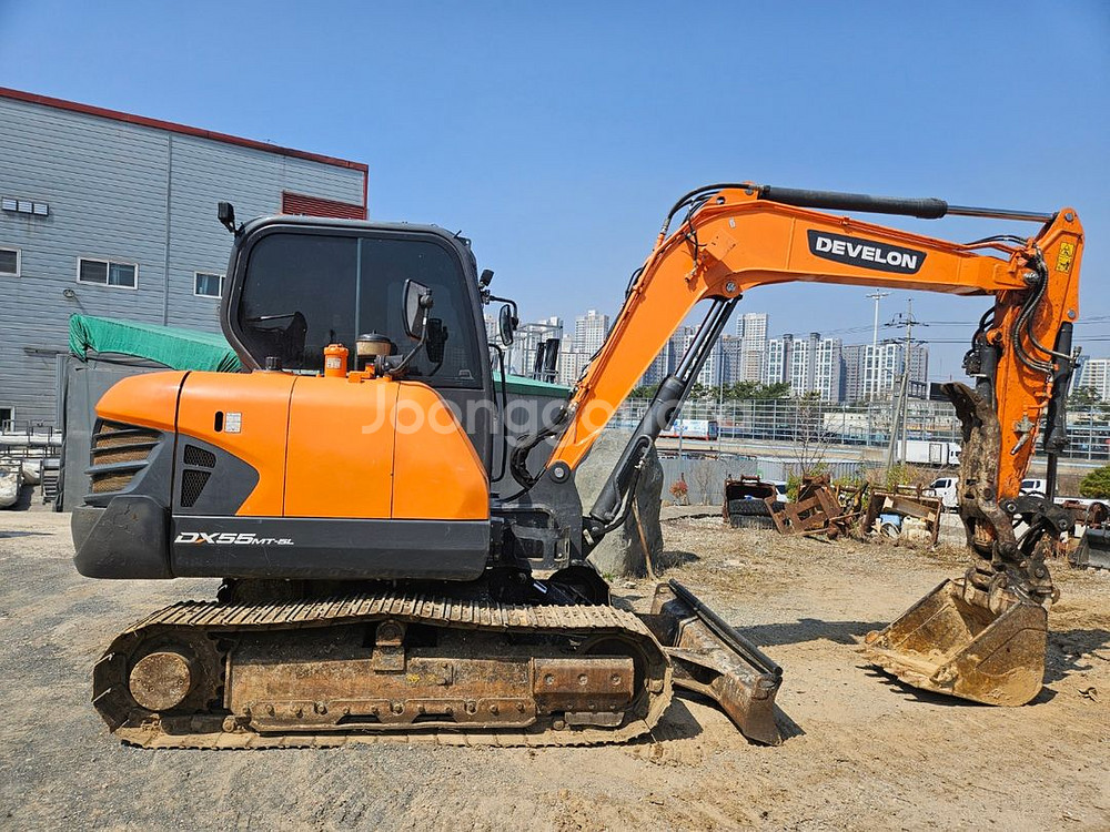 두산 02굴삭기 DX55MT 코집 2021년 판매--1