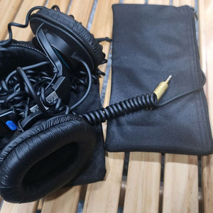 소니 MDR 7506 헤드폰