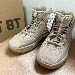이지 데저트 부츠 락 yeezy dsrt bt rock