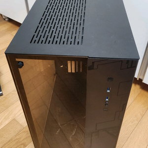 리안리 PC-O11 WGX (ROG) 케이스