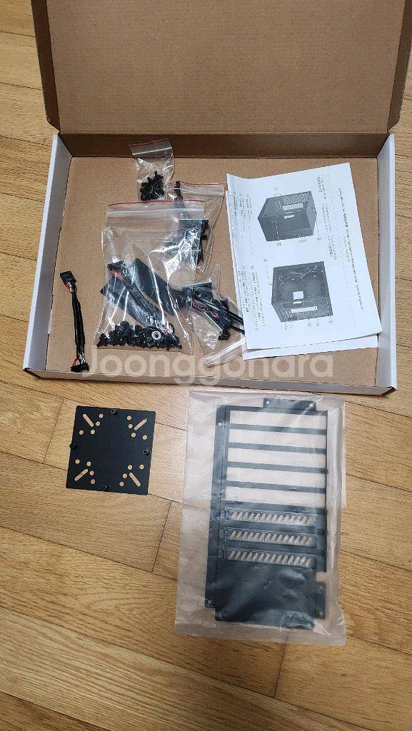 리안리 PC-O11 WGX (ROG) 케이스--2