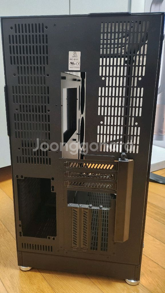 리안리 PC-O11 WGX (ROG) 케이스--5