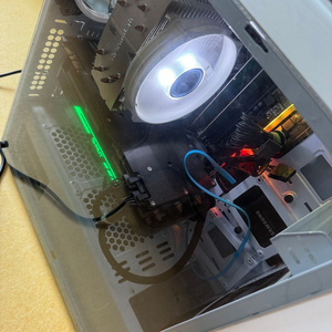 데스크탑 본체팝니다. i7-8700K 1080 Ti