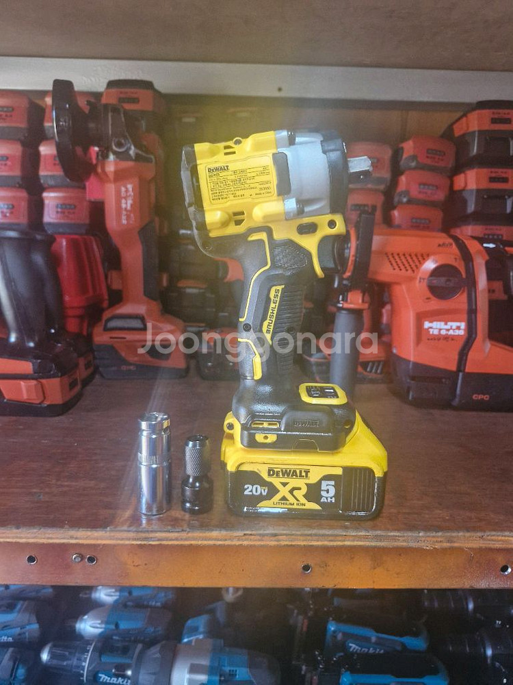 디월트충전임팩렌치DCF922 미드토크 속도조절2024--2